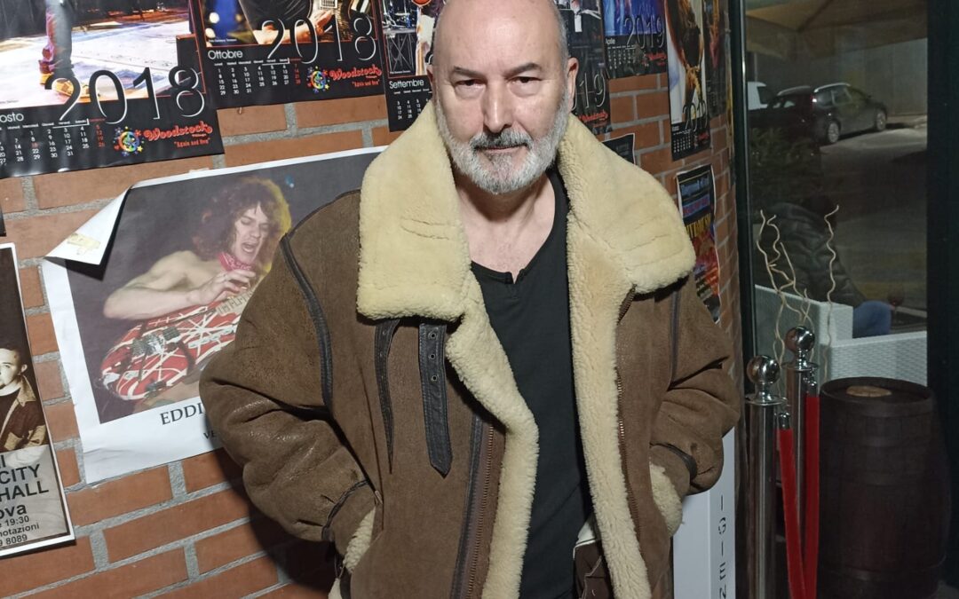 Mirko DeFox: dagli Axe Hero al futuro. Una vita per il rock.