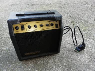 Se non hai avuto almeno un amplificatore Stinger non puoi dire di essere underground.